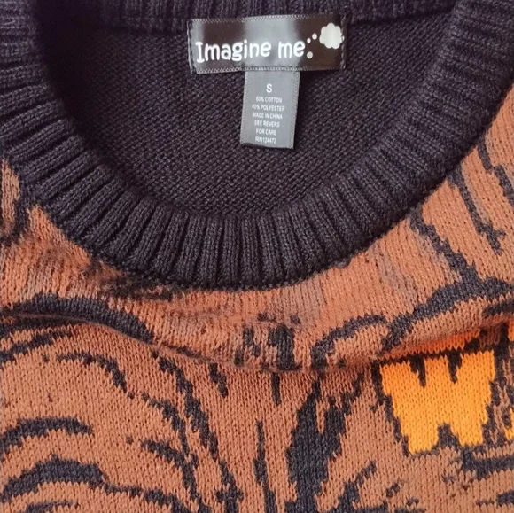 Kids size small chubaca sweater - Picture 3 of 3